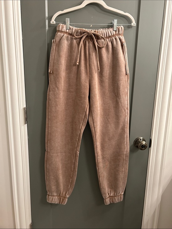 Zenana Outfitters Pants - Zenana Outfitters Taupe Drawstring Joggers women’s size medium